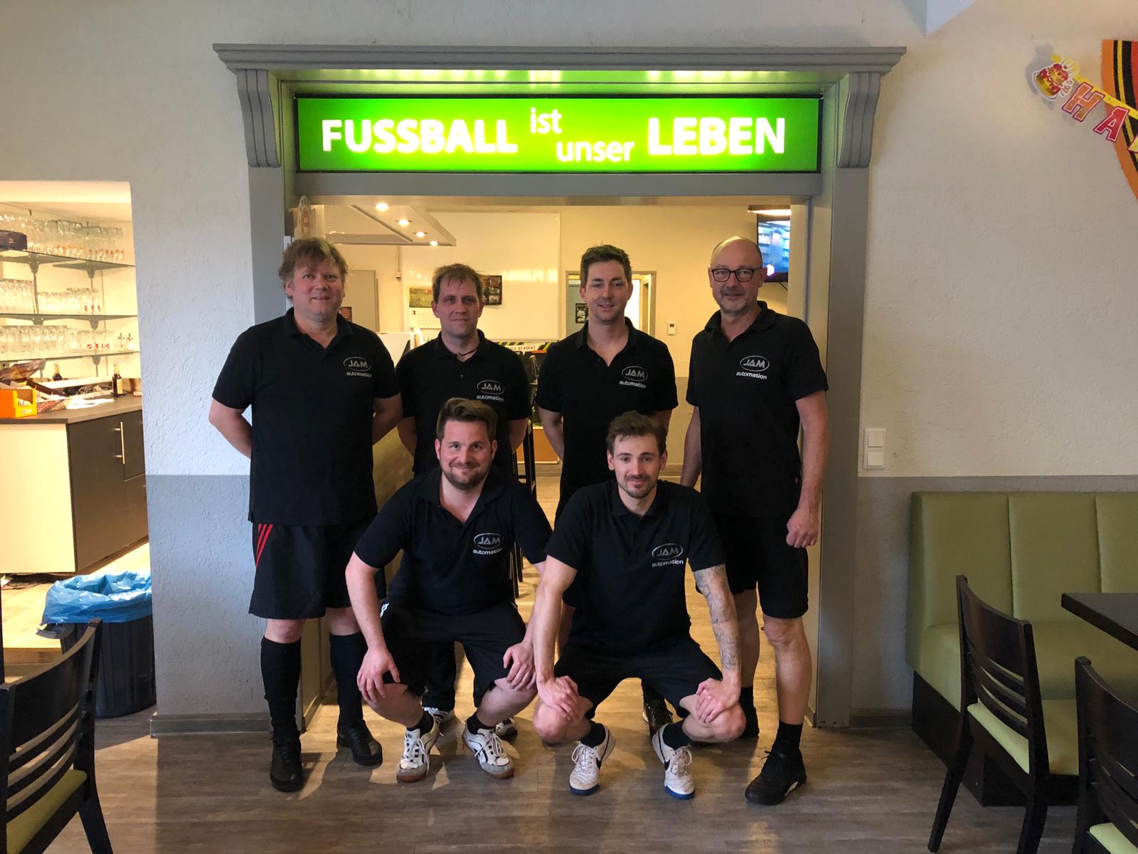 Anfang April fand das 2. von JAM organisierte Fußball Turnier in einer Wuppertaler Soccerhalle statt.