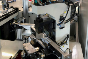 Kompakte Robotertechnik „Montageanlage“